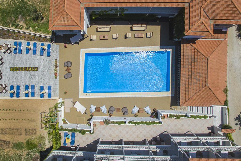 Hotel Nereides باتيتيري المظهر الخارجي الصورة