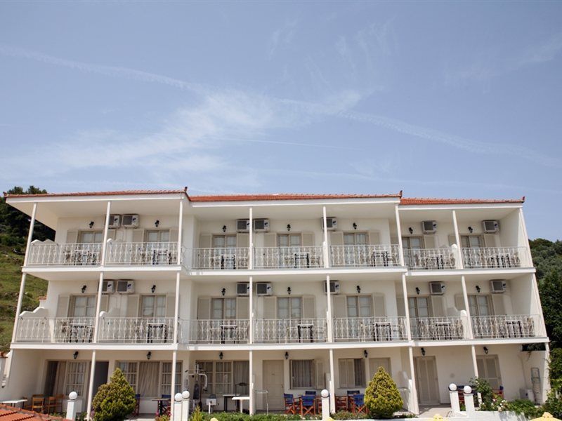 Hotel Nereides باتيتيري المظهر الخارجي الصورة